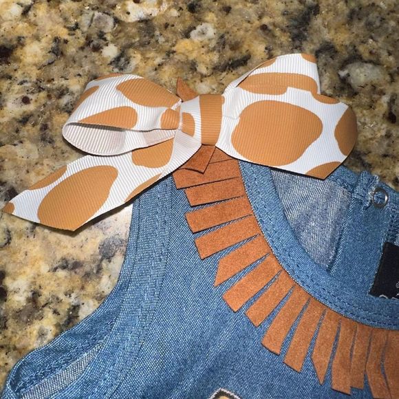 NWT mudpie Cowgirl Cow Halloween Costume Themed Rodeo Outfit Size 12-18 Months - Picture 3 of 8